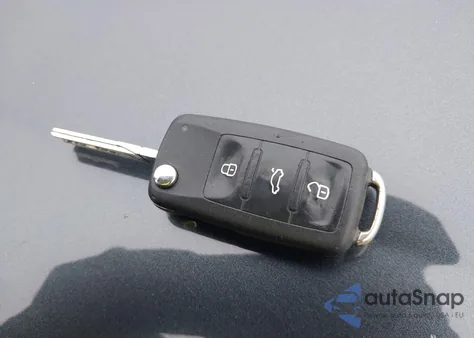 2012 Volkswagen Gti 2-Door z USA, uszkodzony, nr VIN WVWFD7AJ8CW085301